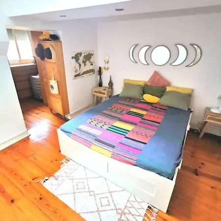 Santa Apolonia Apartment *