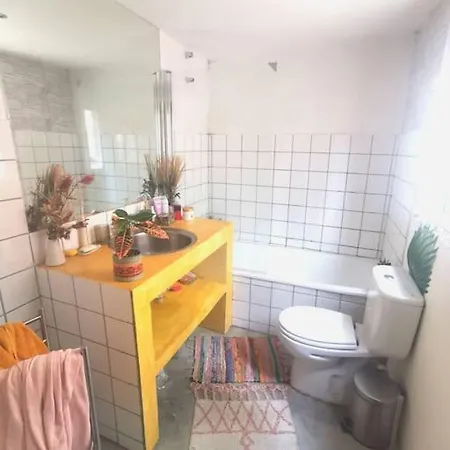 Santa Apolonia Apartment *